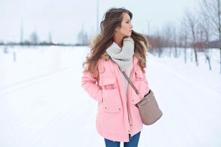 Розовая куртка