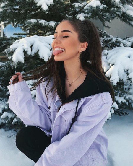 Брюнетка зимой