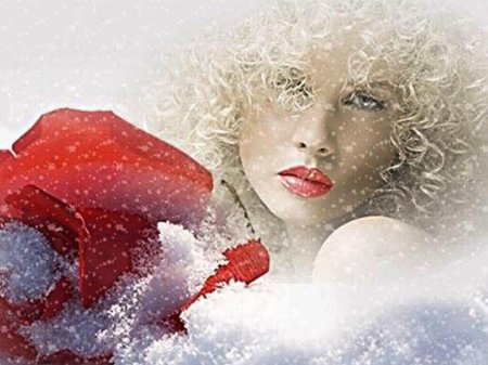 Девушка с розами зимой