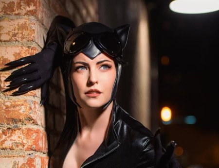 Косплей женщина кошка