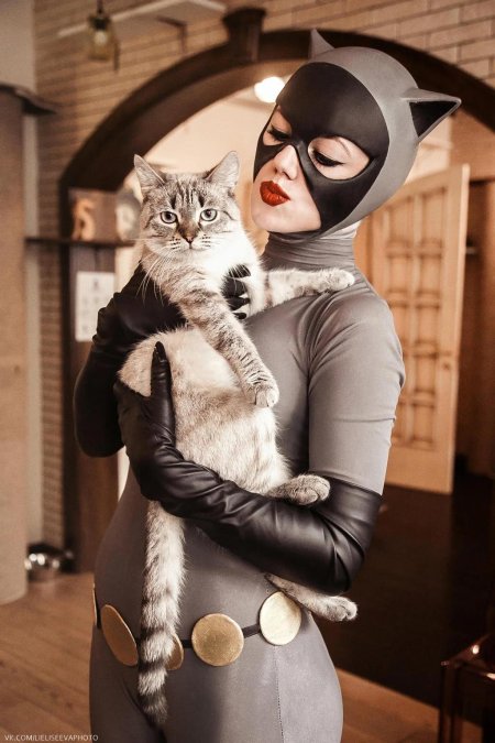 Catwoman cosplay