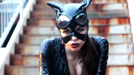Косплей женщина кошка