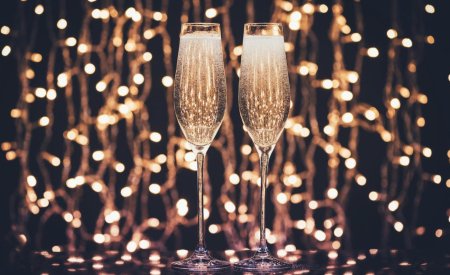 Шампанское с бокалами
