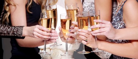 Бокал с шампанским