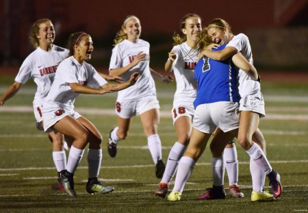 Женская футбольная команда