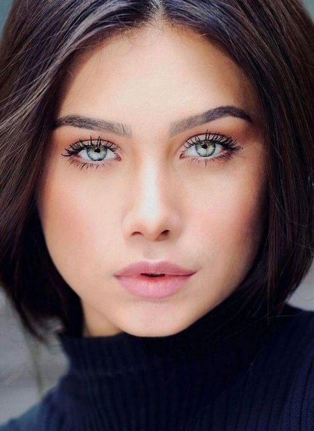 С красивыми глазами