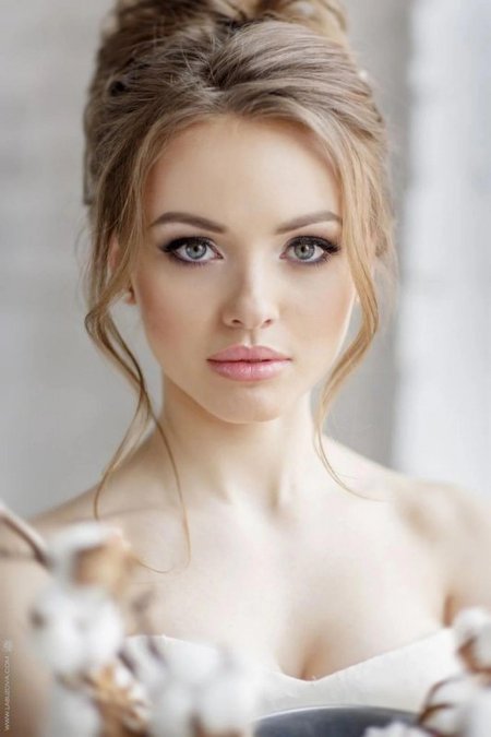 Свадебная прическа и макияж