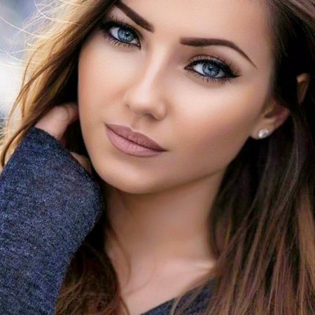 Женщина красивая