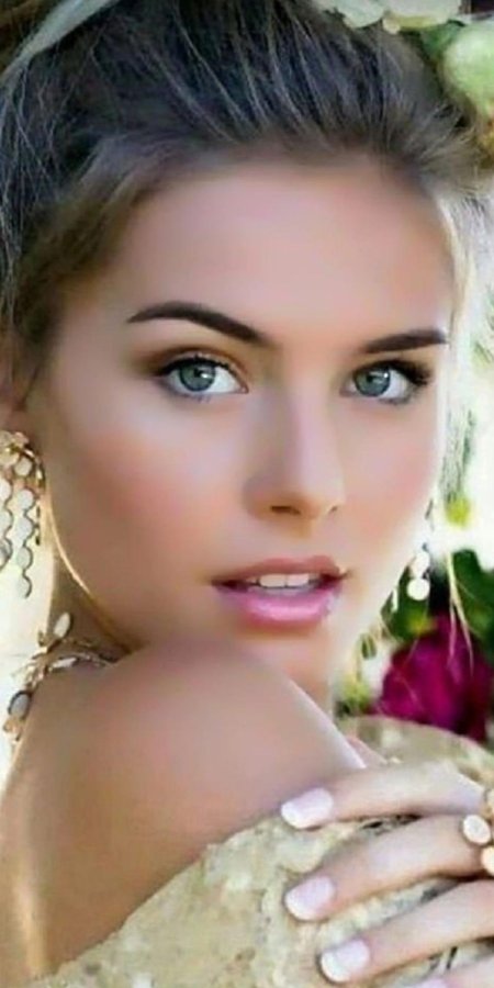 Красива женщина