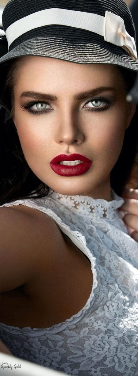 Богатая девушка