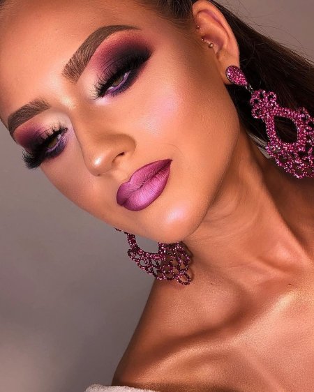 Яркие макияж