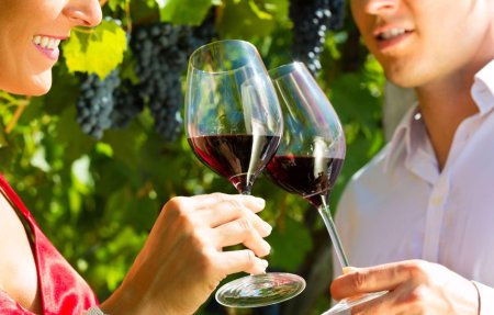 Бокал с вином