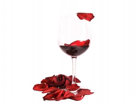 Вино на белом фоне