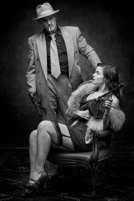 Семейная фотосессия в стиле гангстеров