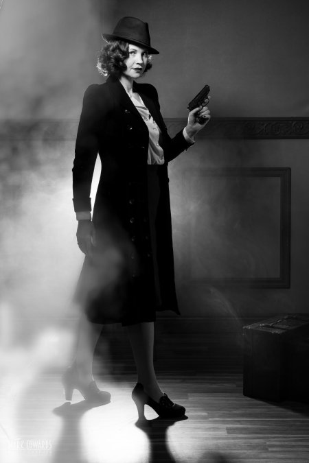 Нуарная элеонора