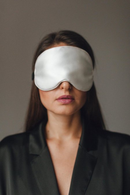 Шелковая маска для сна
