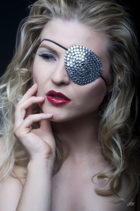 Повязка на глаз дизайнерская