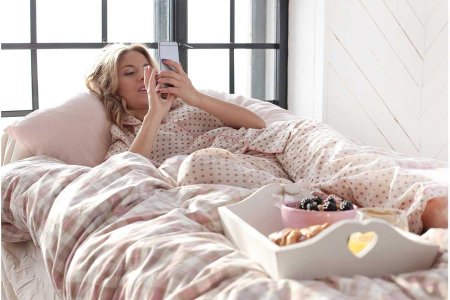 Девушки в пледах