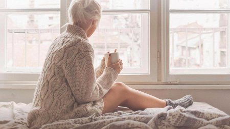 Девушка в свитере