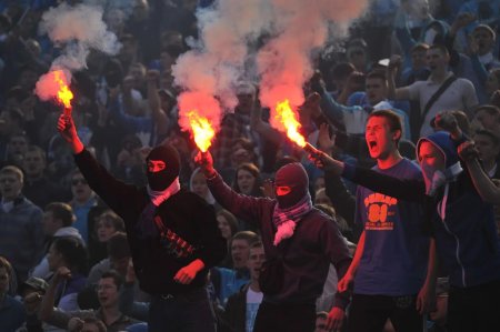 Фанат спартака с фаером