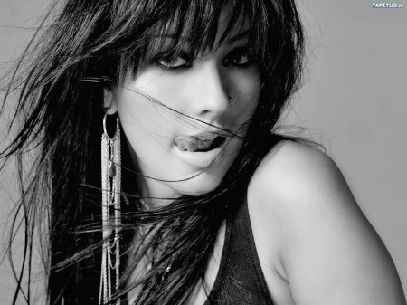 Кристина агилера брюнетка