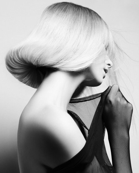 Черно белая прическа