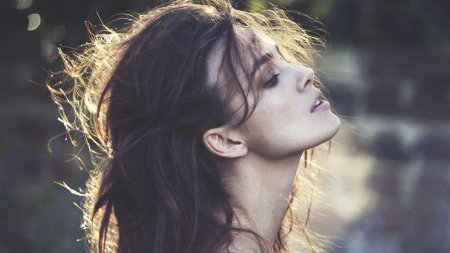 Кира найтли в профиль