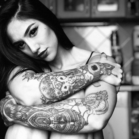 Девушки с татуировками