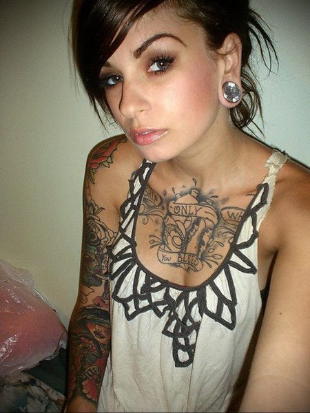 Красивые девушки с татуировками