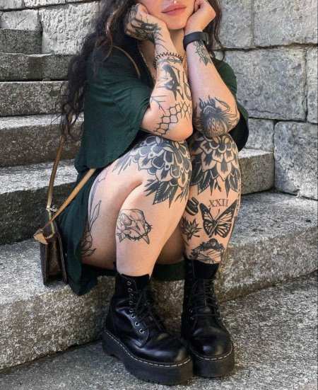 Девушки с татуировками