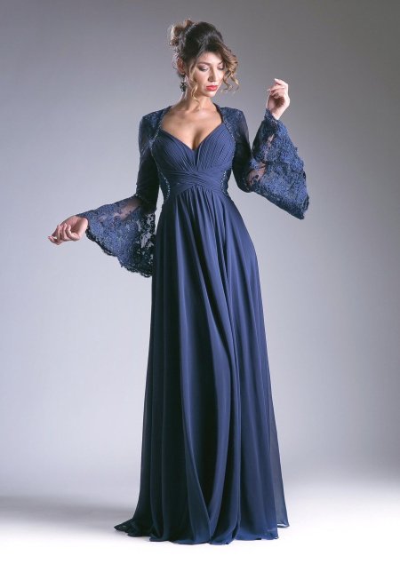 Вечернее платье с рукавами