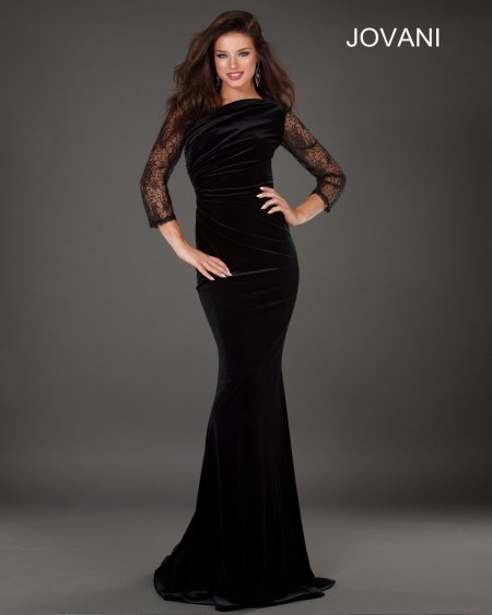 Вечернее черное платье