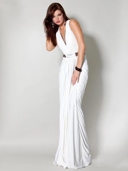 Длинное белое платье