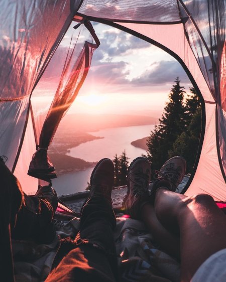 Красивый вид из палатки