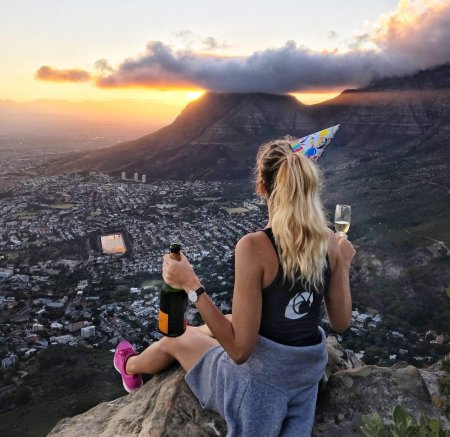 Девушка в горах