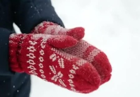 Красные варежки