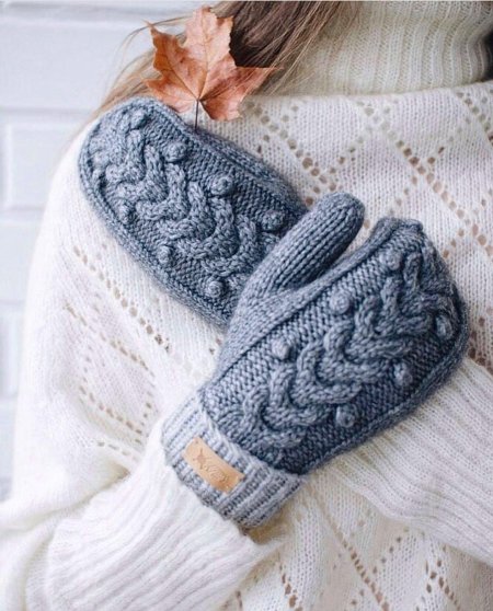 Вязаные варежки