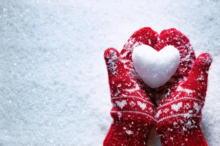 Сердечки на снегу