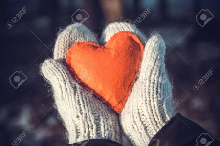 Сердце в варежках