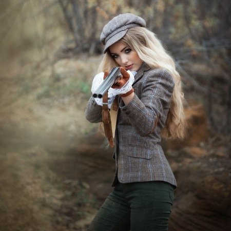 Девушка охотник