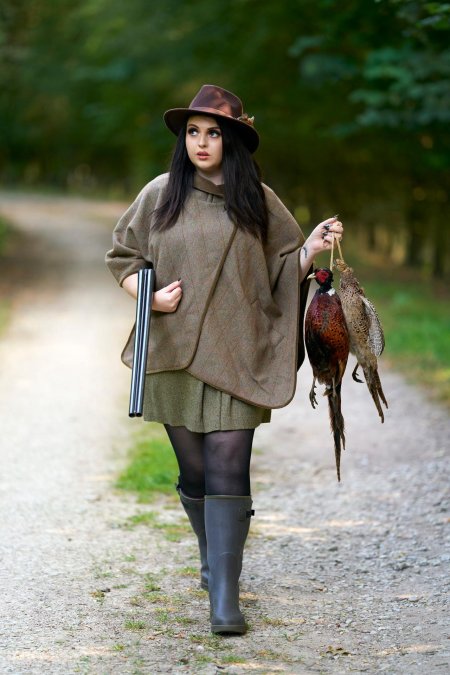 Женский охотничий костюм