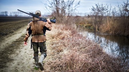 Охотник с винтовкой