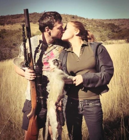 Девушка на охоте