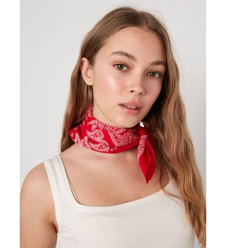 Шарфы и платки