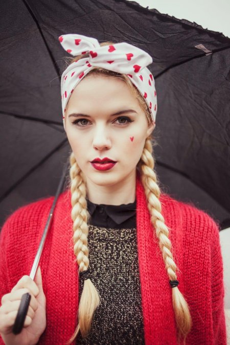 Прическа с банданой