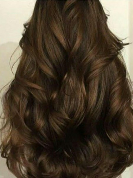 Длинные каштановые волосы