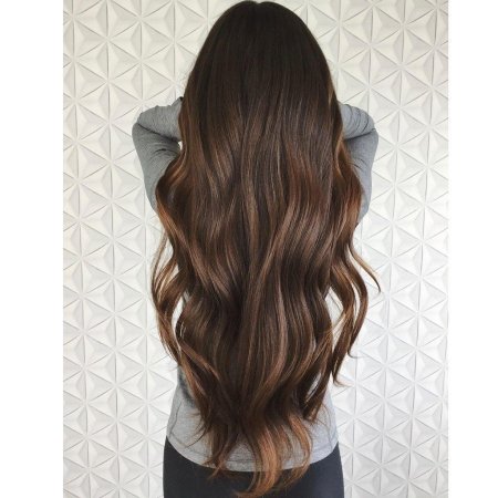 Густые каштановые волосы