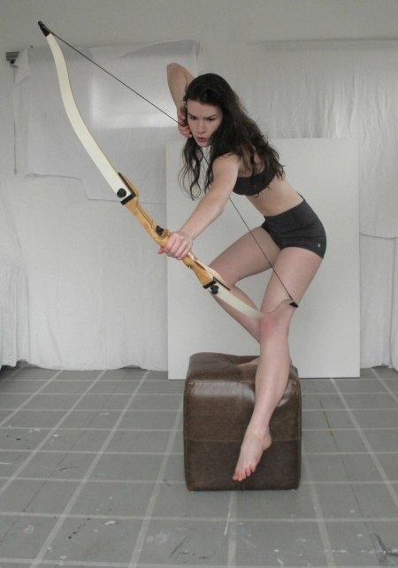 Динамичные позы с луком