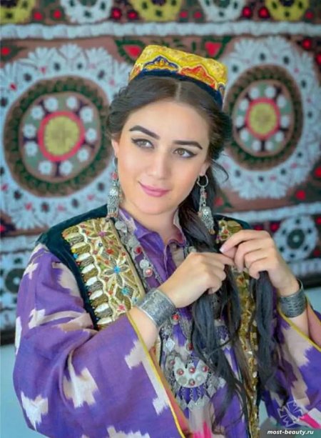 Красивая узбекская девушка