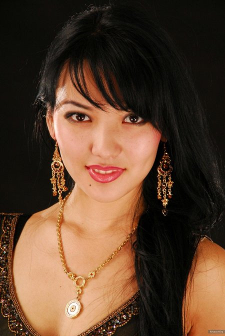 Красивая узбекская девушка